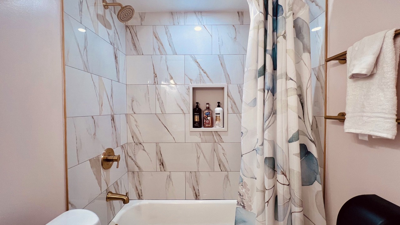 Photo of Bathroom in Downtown Niagara Falls