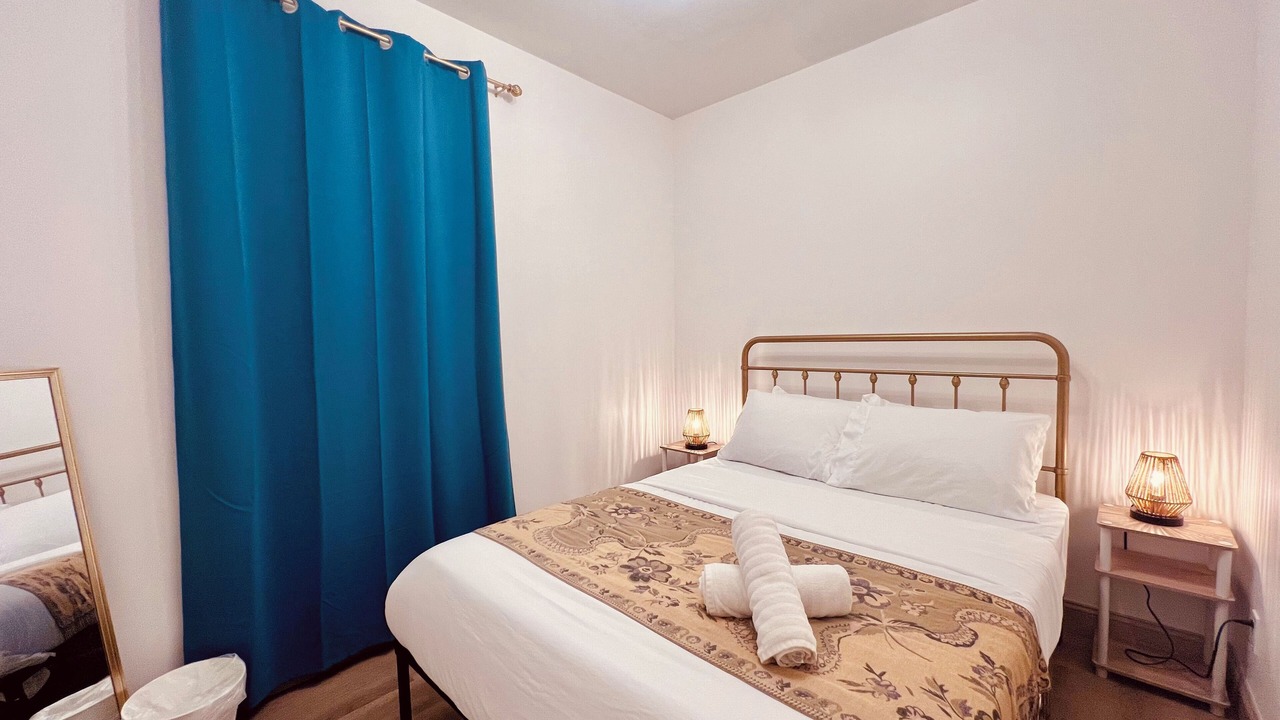 Photo of Bedroom in Downtown Niagara Falls