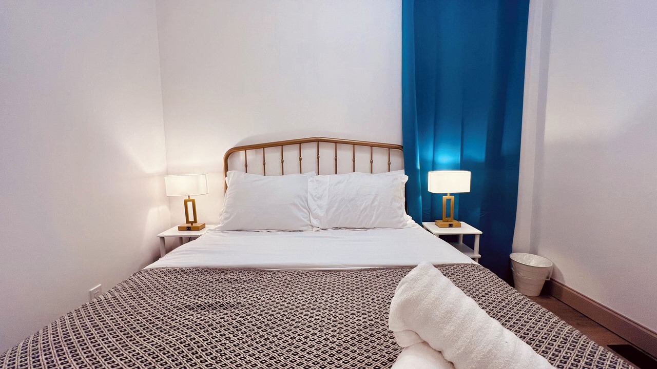 Photo of Bedroom in Downtown Niagara Falls