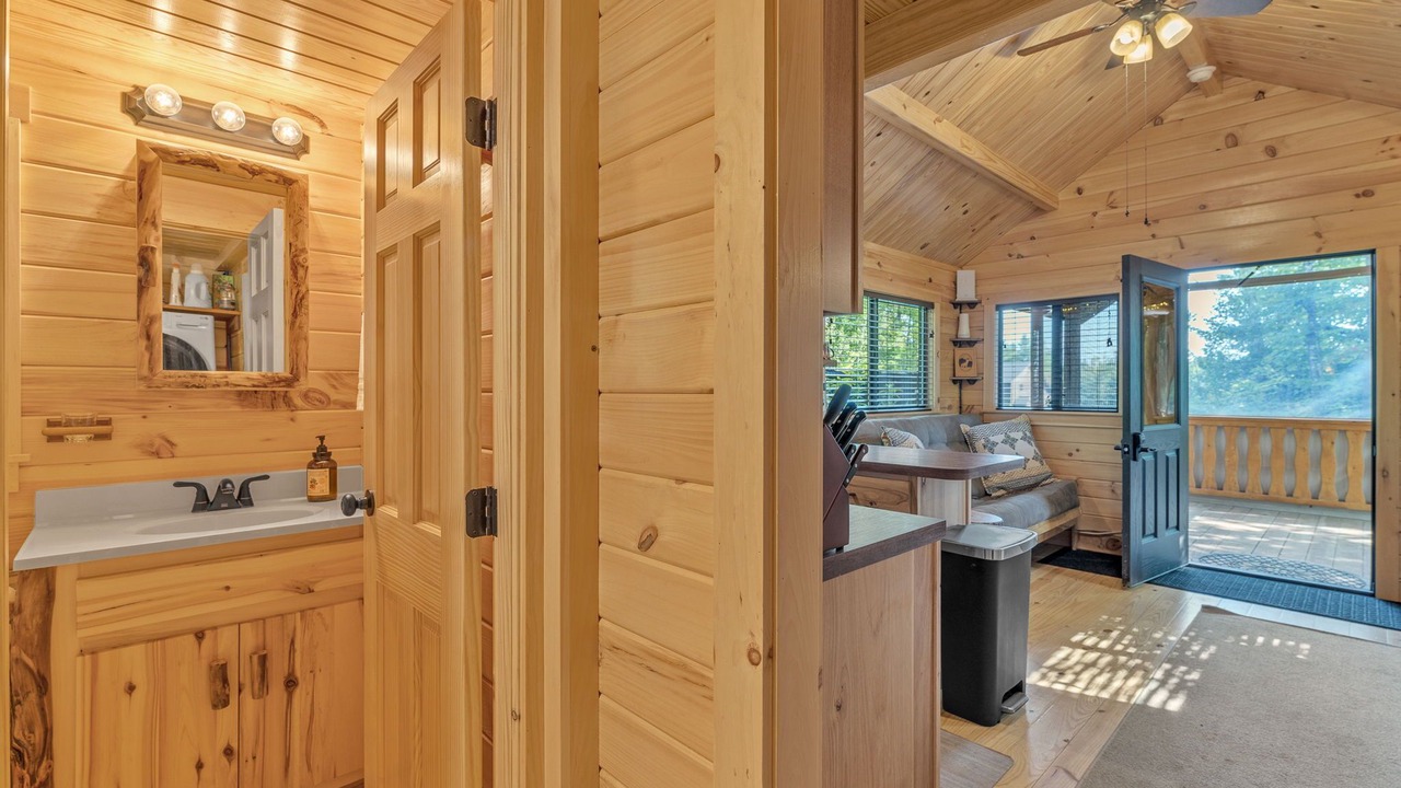 Photo of Bathroom in Jay