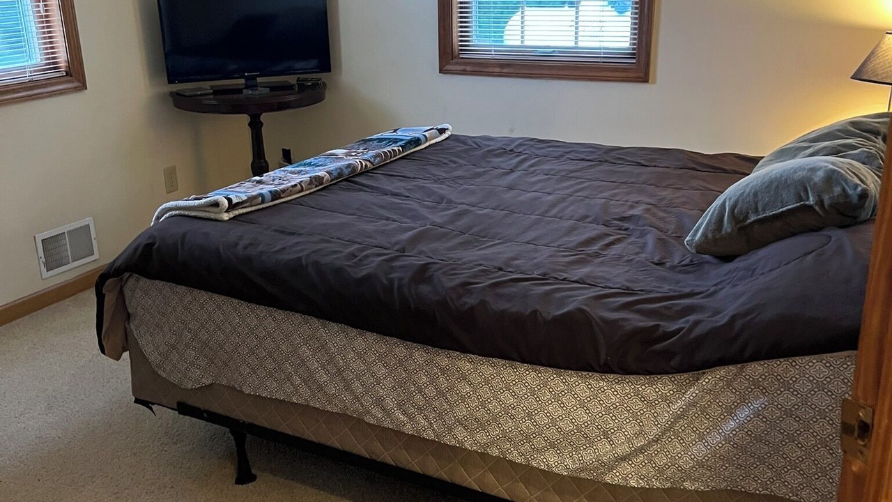 Photo of Bedroom in Akron