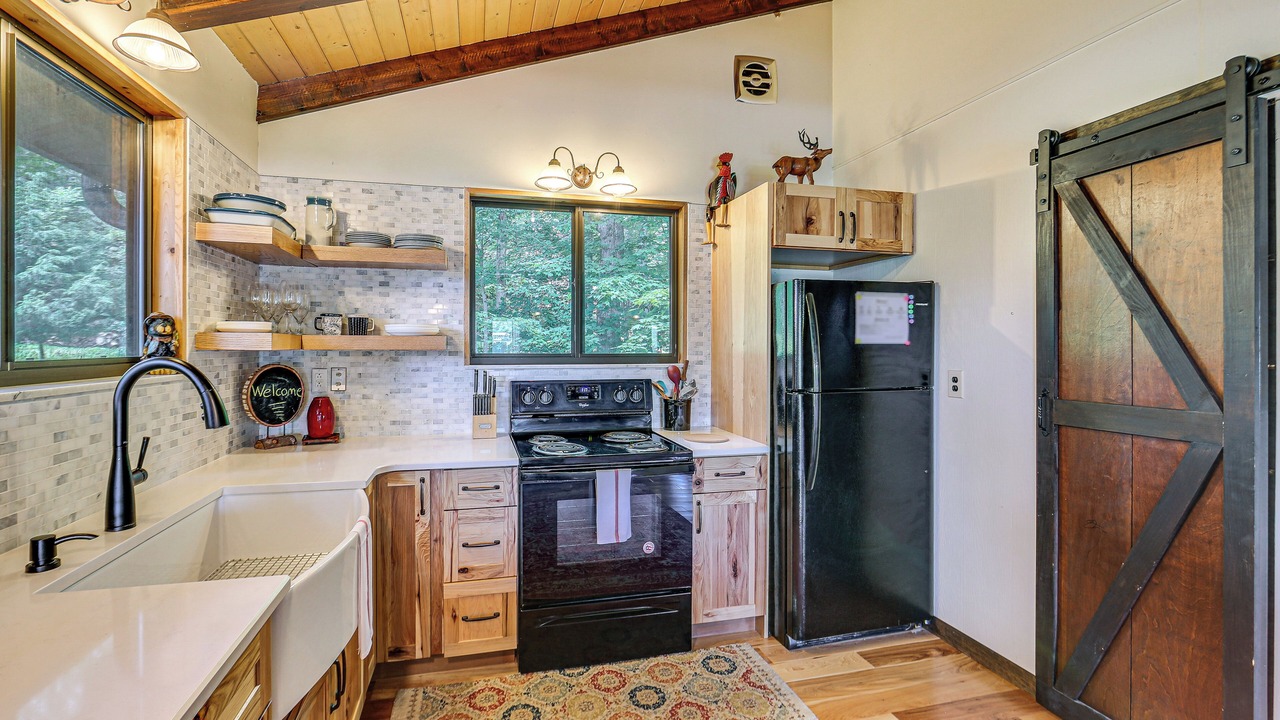 Photo of Kitchen in Alpine Lake