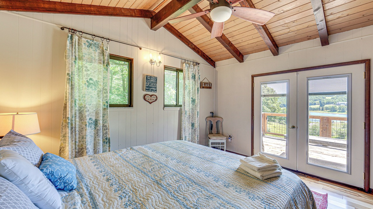 Photo of Bedroom in Alpine Lake