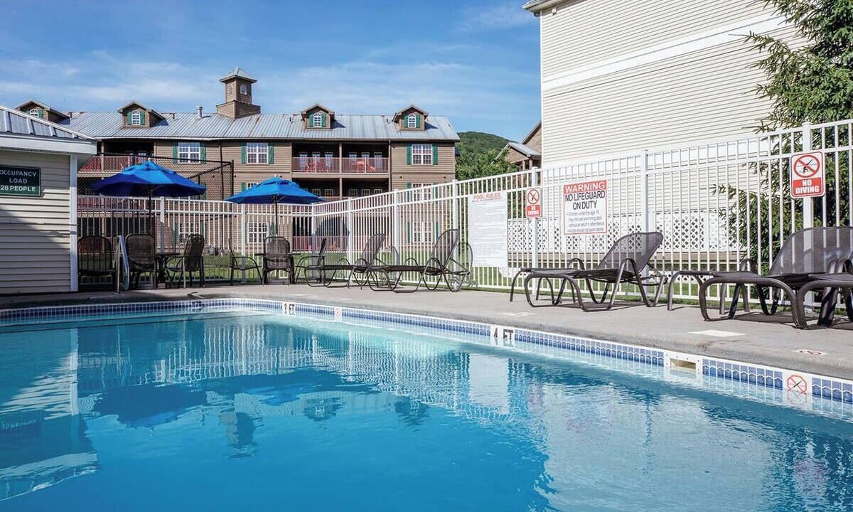 Photo of Outdoor in Lee