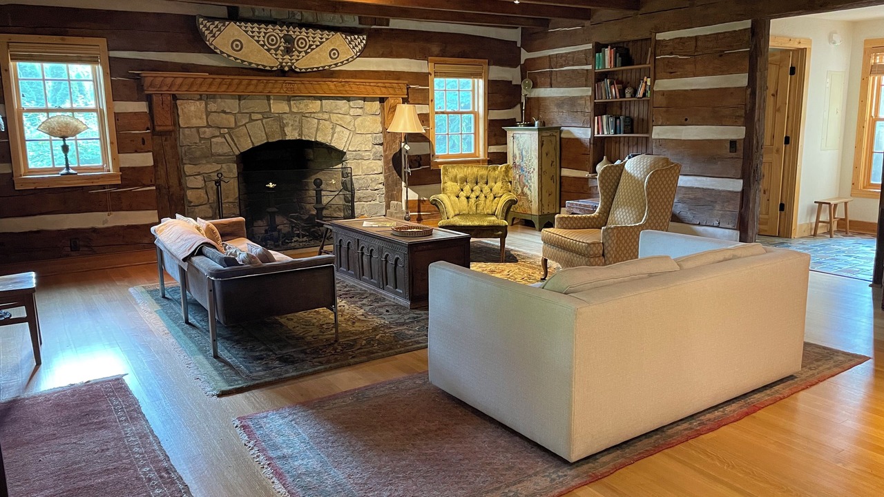 Photo of Livingroom in Lewisburg