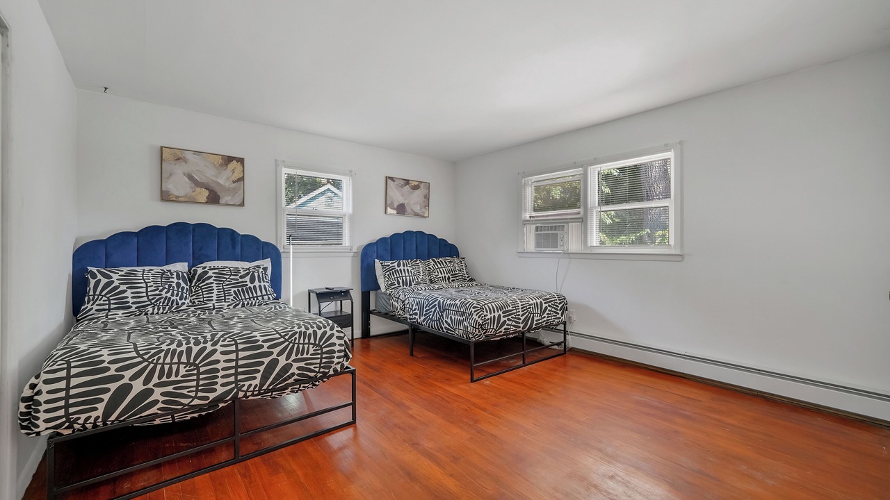 Photo of Livingroom in Monticello