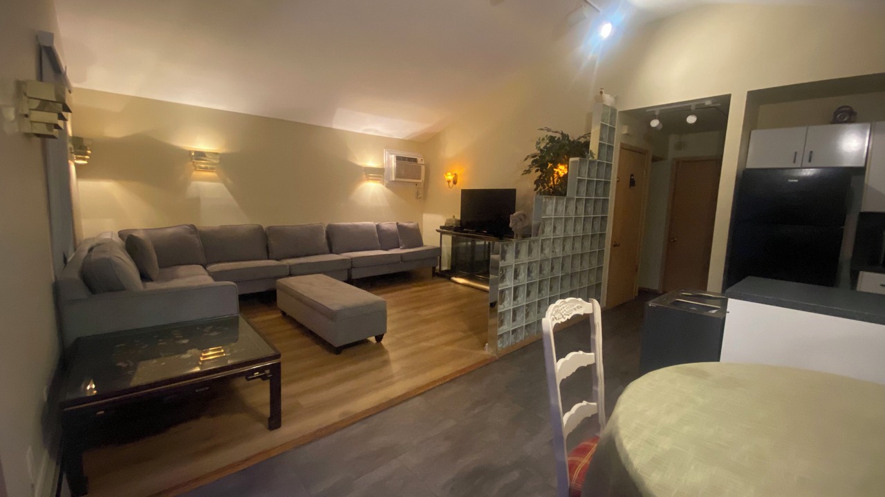 Photo of Livingroom in Elmont