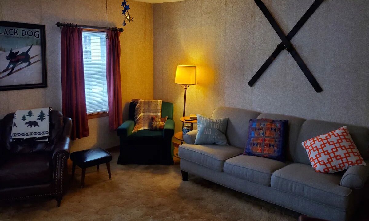 Photo of Livingroom in Monroe Bridge