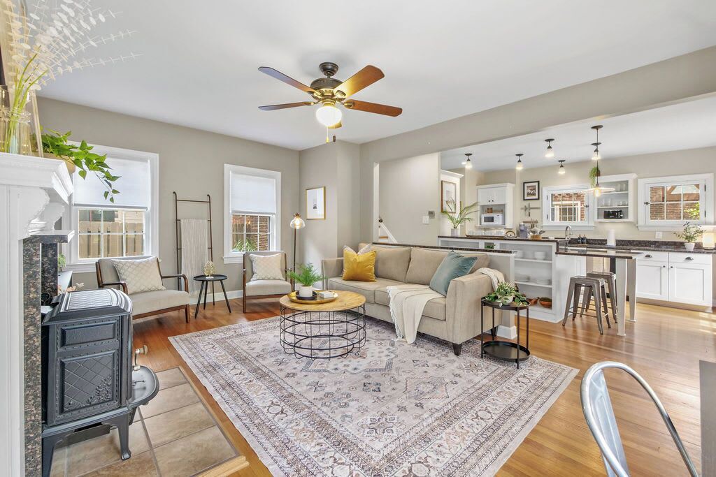Photo of Livingroom in Cleveland