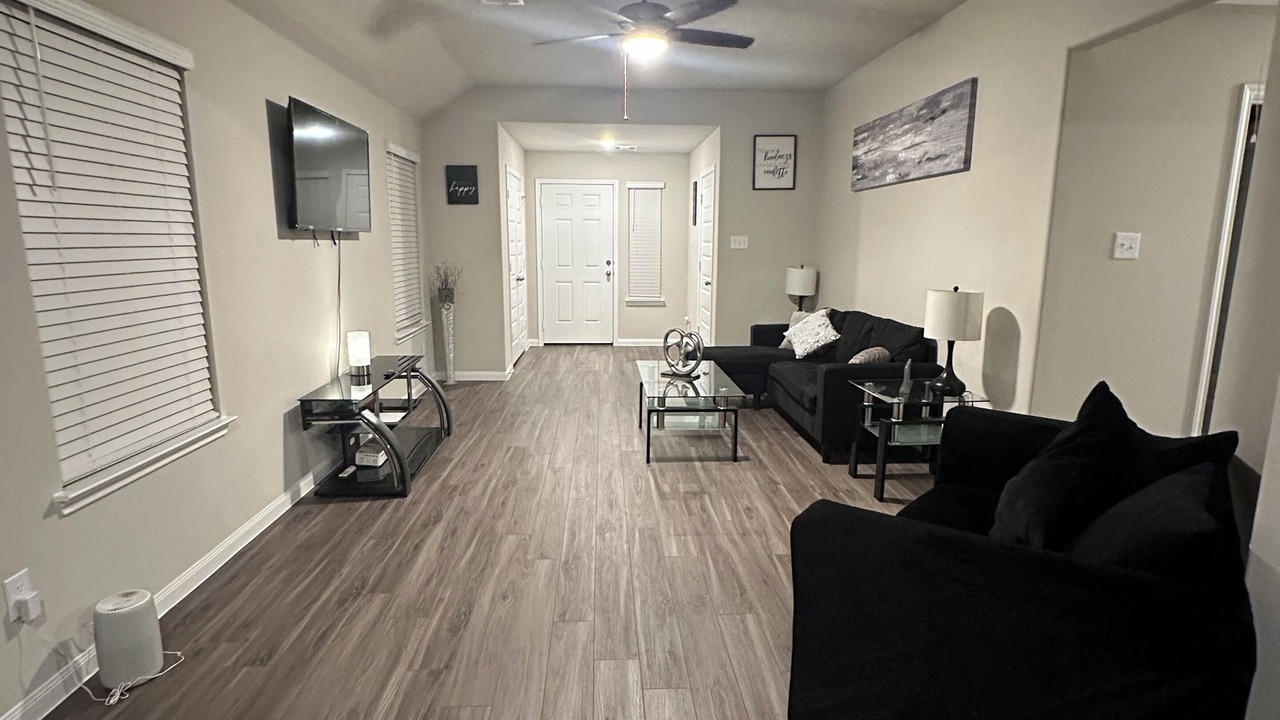 Photo of Livingroom in Iowa Colony