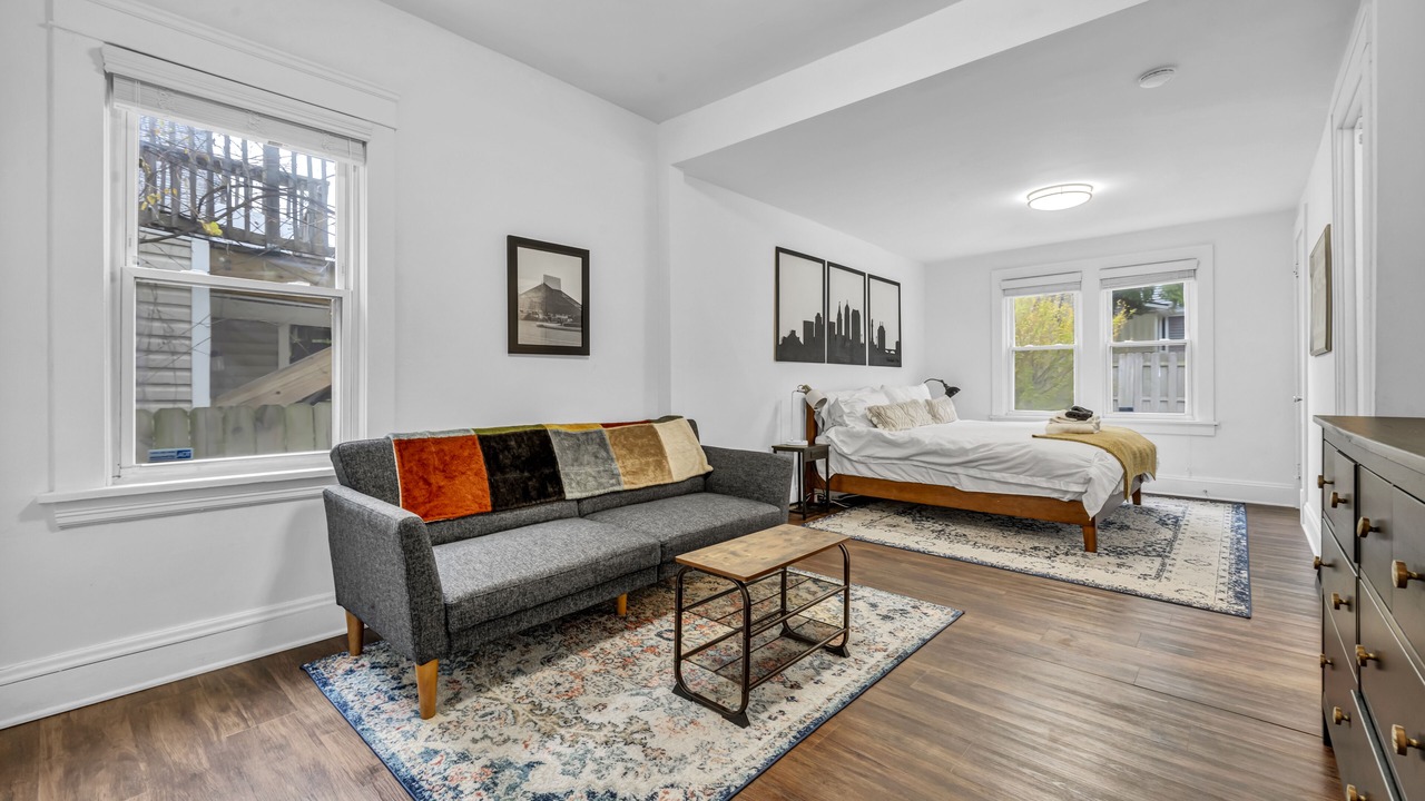 Photo of Bedroom in Detroit - Shoreway