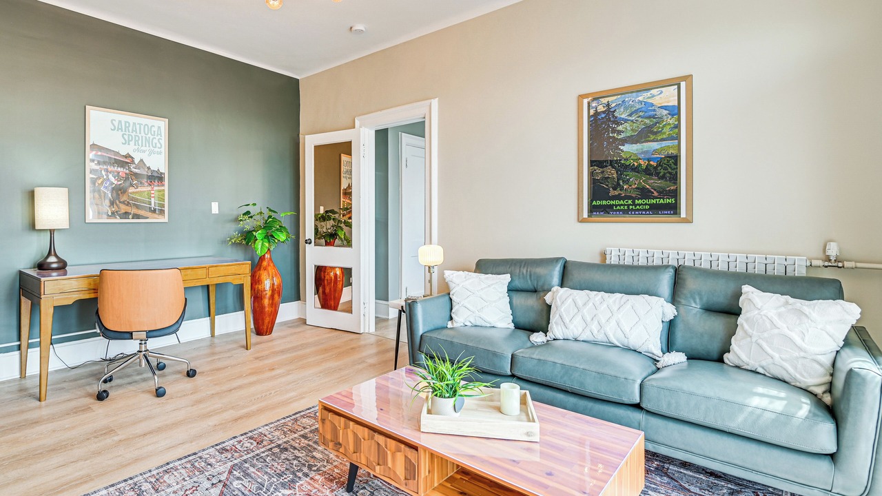 Photo of Livingroom in Albany