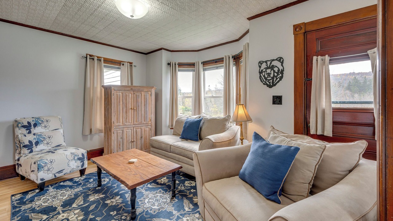 Photo of Livingroom in Pittsburg