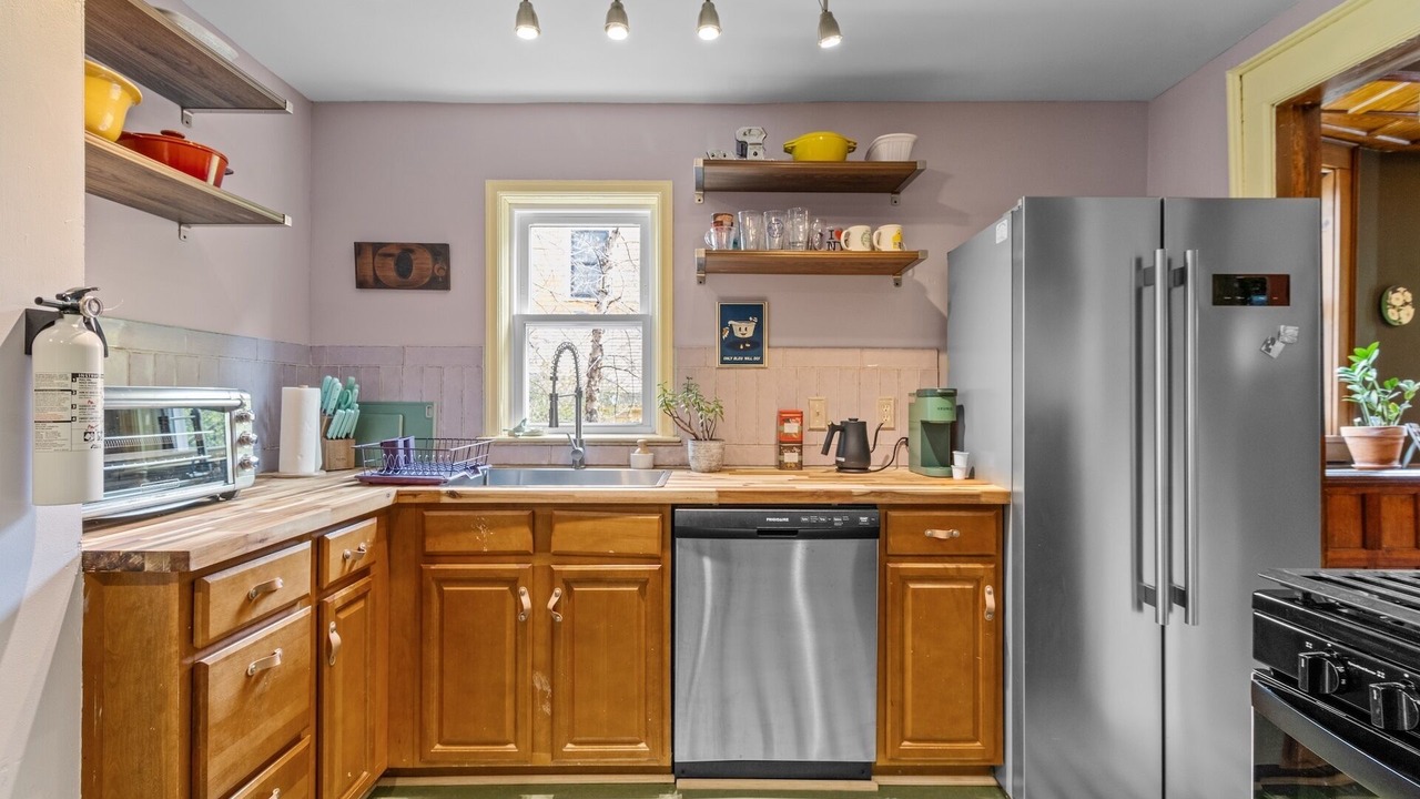 Photo of Kitchen in Front Park