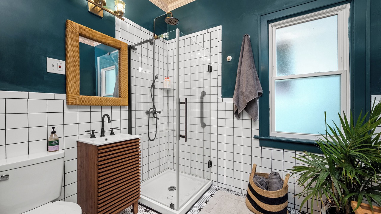 Photo of Bathroom in Front Park