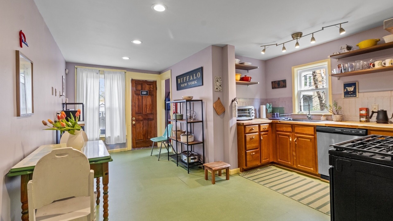 Photo of Kitchen in Front Park