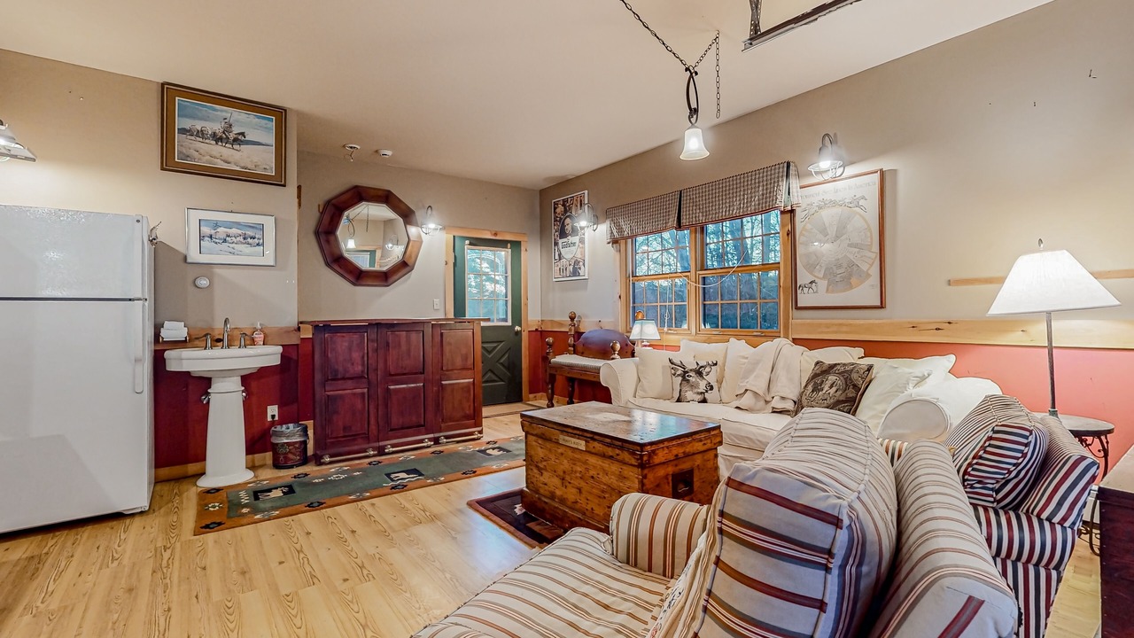 Photo of Livingroom in Weston