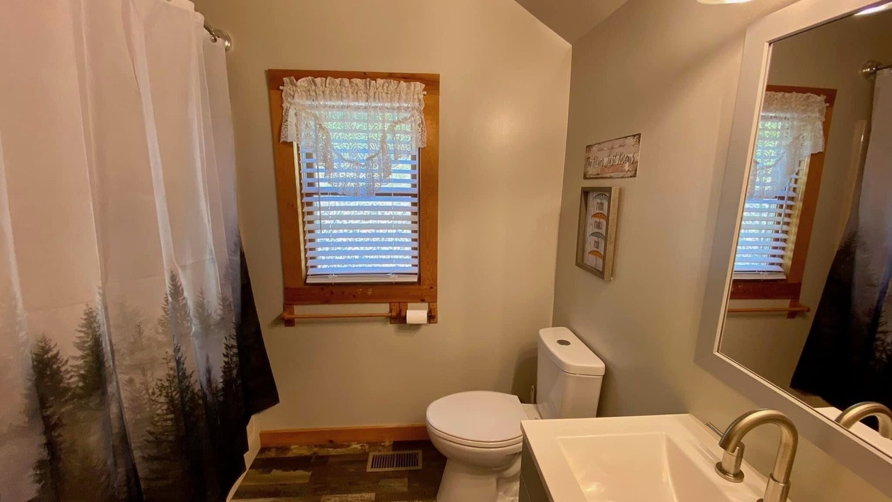 Photo of Bathroom in Max Meadows