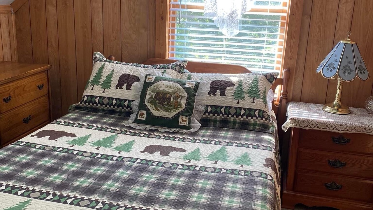 Photo of Bedroom in Max Meadows