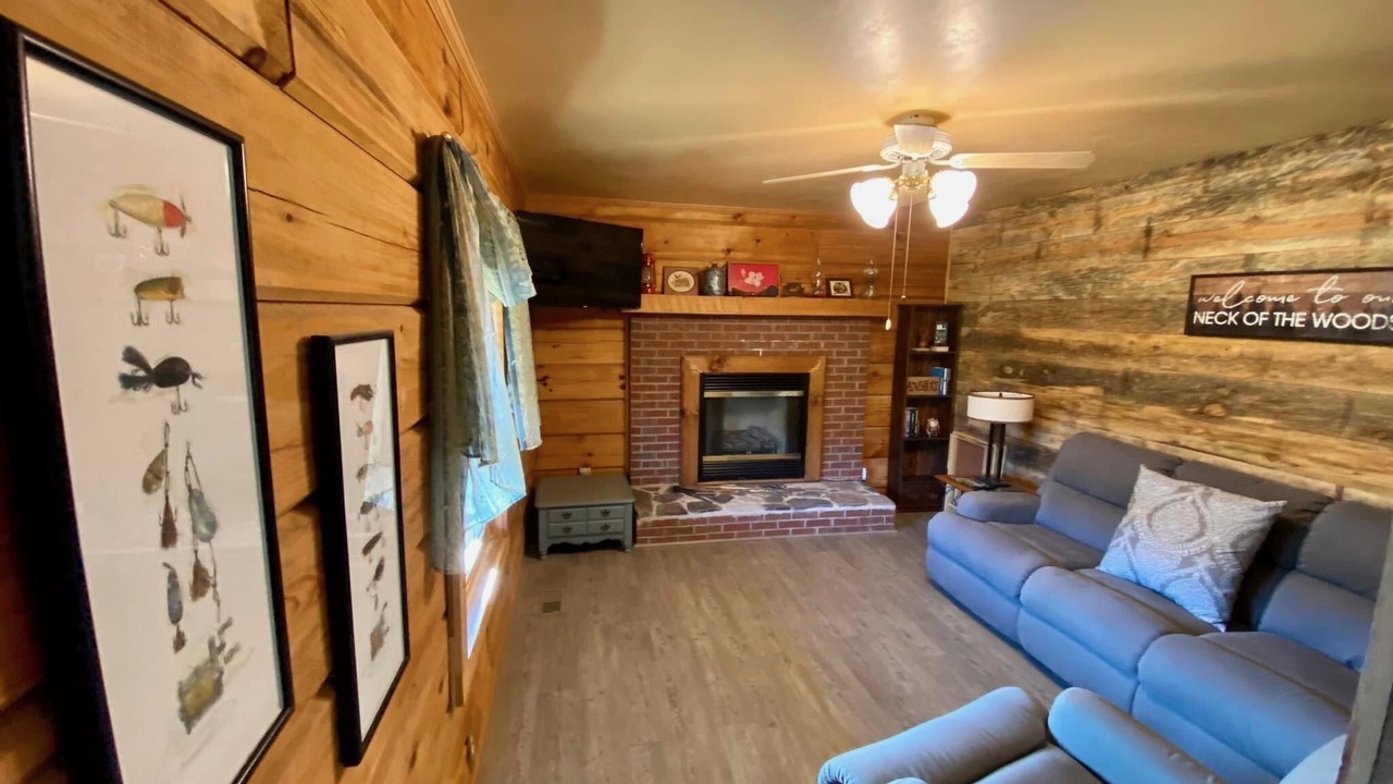 Photo of Livingroom in Max Meadows