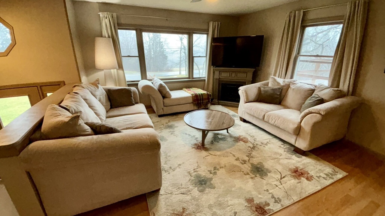 Photo of Livingroom in East Burke