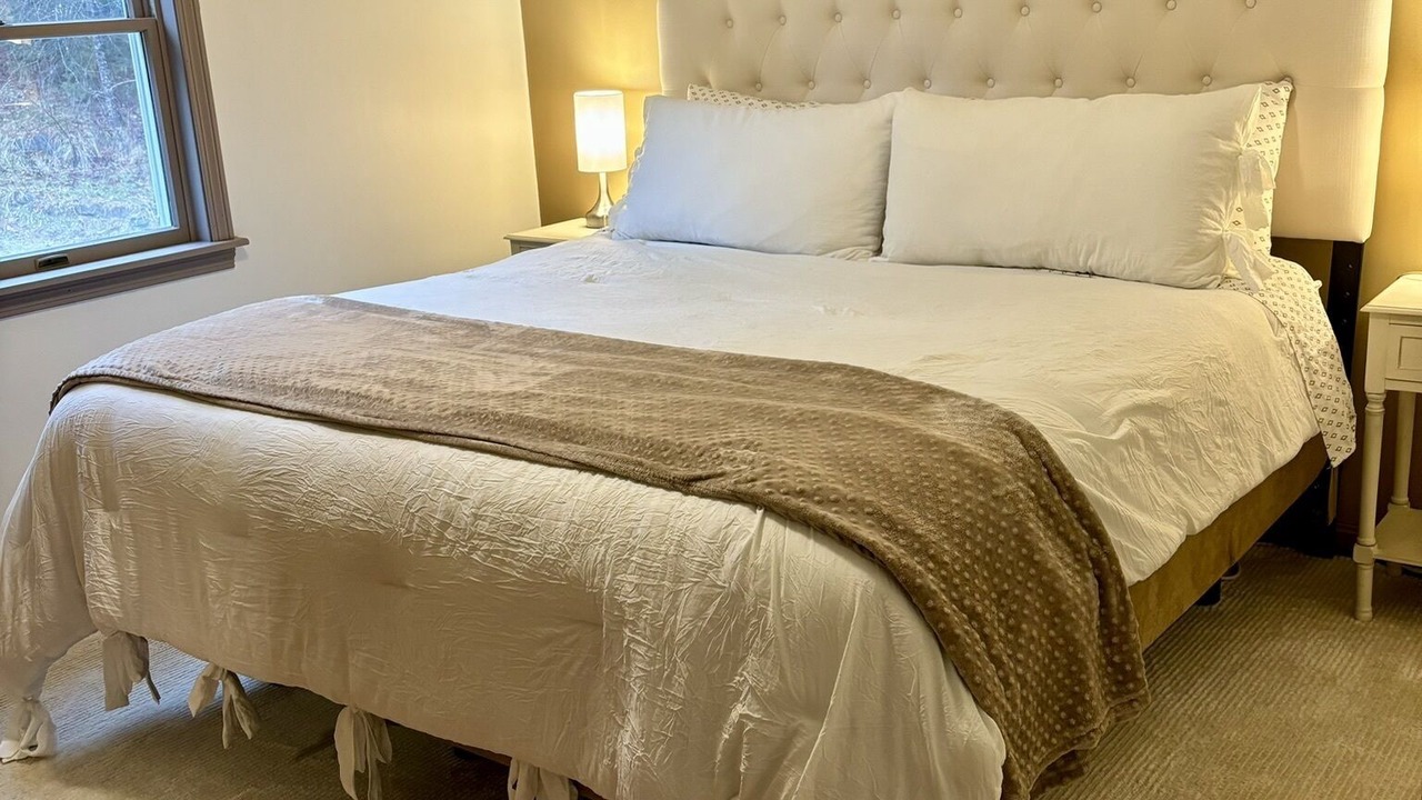 Photo of Bedroom in East Burke