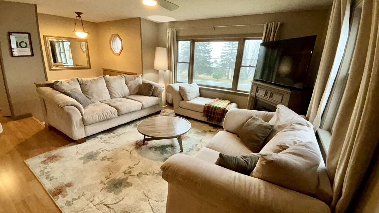 Photo of Livingroom in East Burke