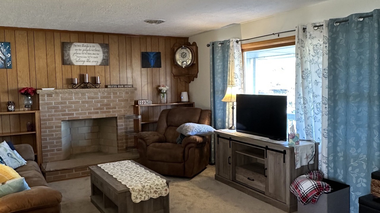 Photo of Livingroom in West Wytheville
