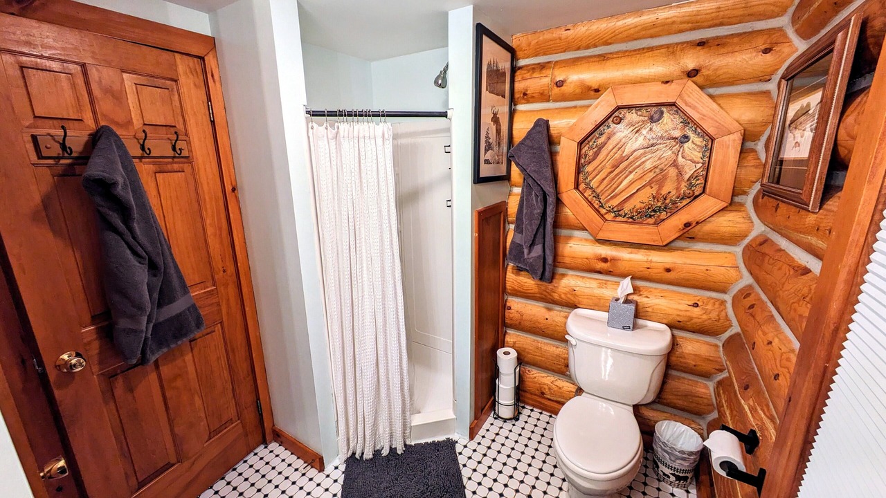 Photo of Bathroom in Warren