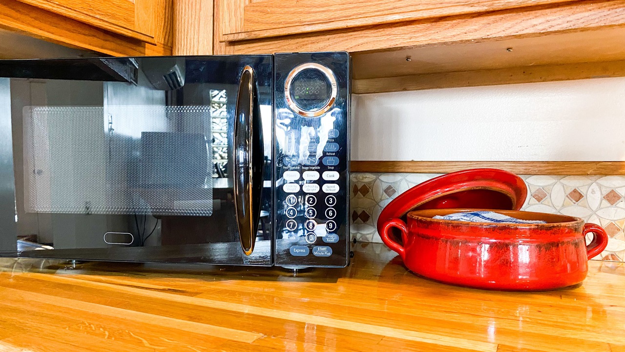 Photo of Kitchen in Hood