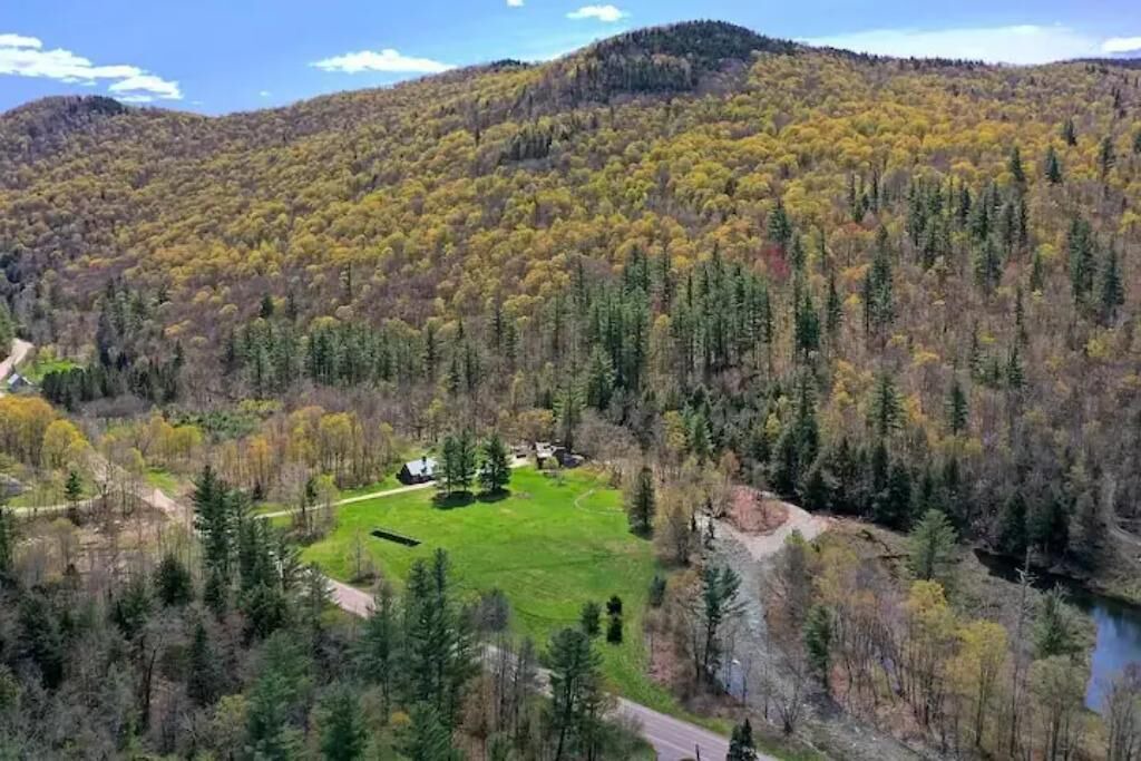 Photo of Outdoor in Hancock