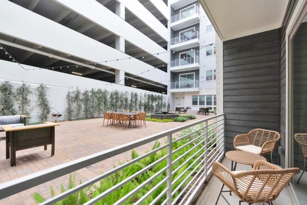 Photo of Outdoor in Greenway Plaza-Upper Kirby
