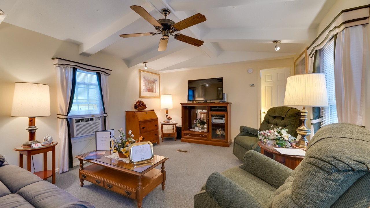 Photo of Bedroom in Lakemont