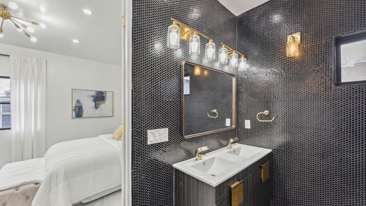 Photo of Bathroom in Downtown Columbus