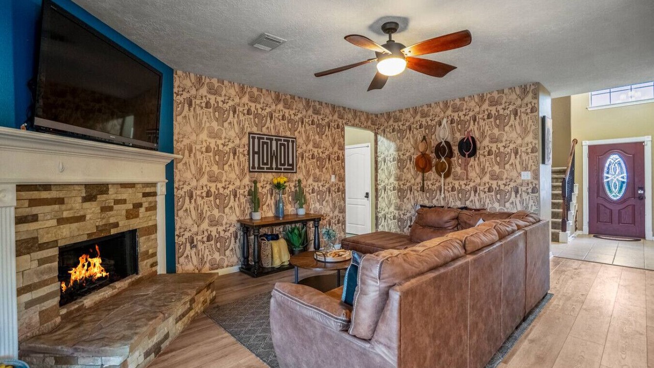 Photo of Livingroom in Alvin