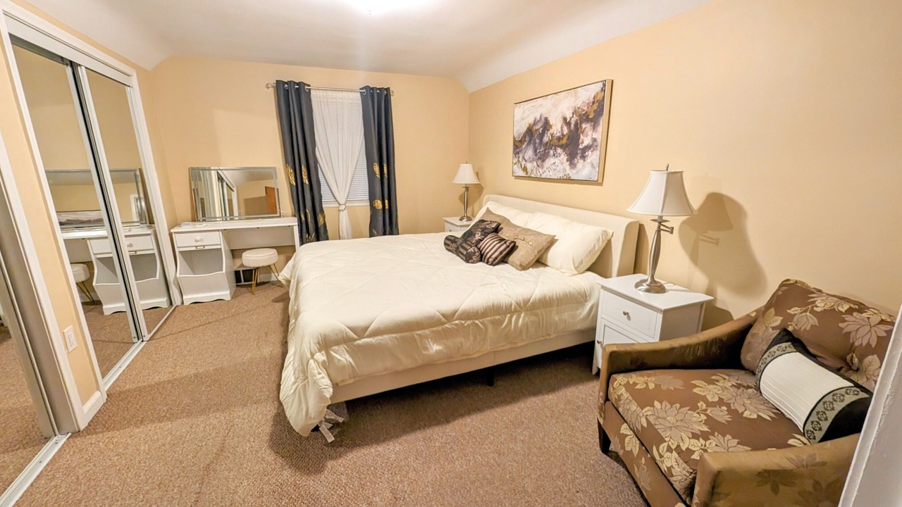 Photo of Bedroom in Eggertsville