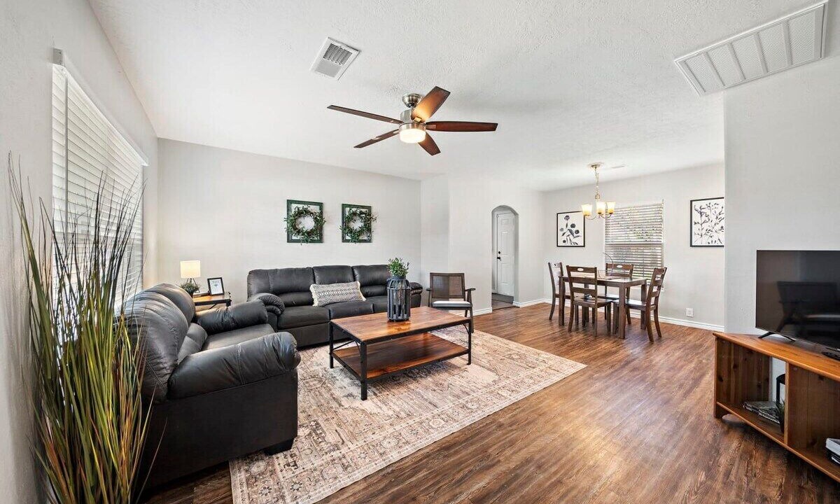 Photo of Bedroom in Baytown