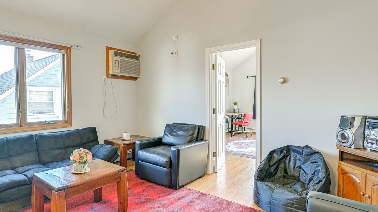 Photo of Livingroom in Levittown