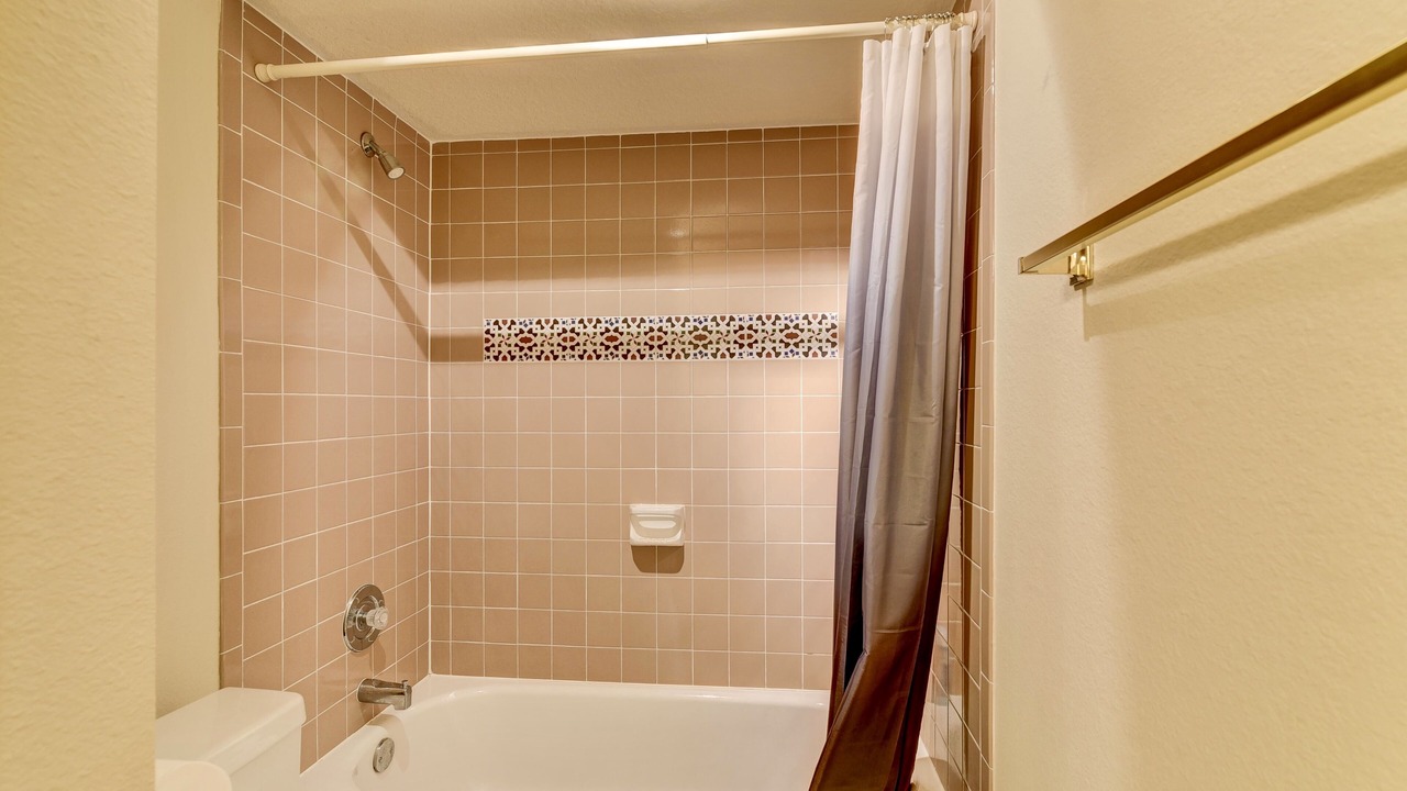 Photo of Bathroom in Damon