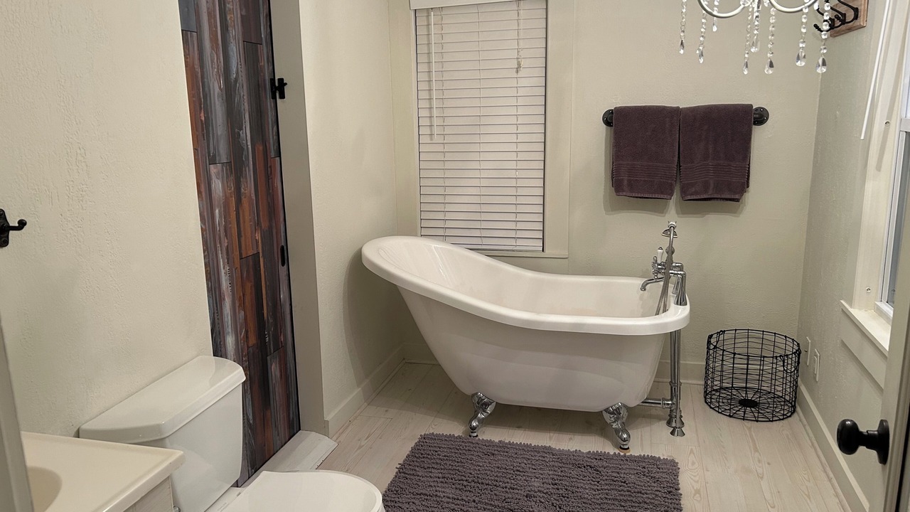 Photo of Bathroom in Campton
