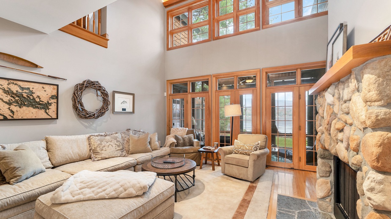 Photo of Livingroom in Moultonborough