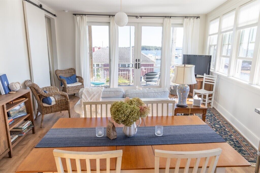 Photo of Livingroom in Stonington