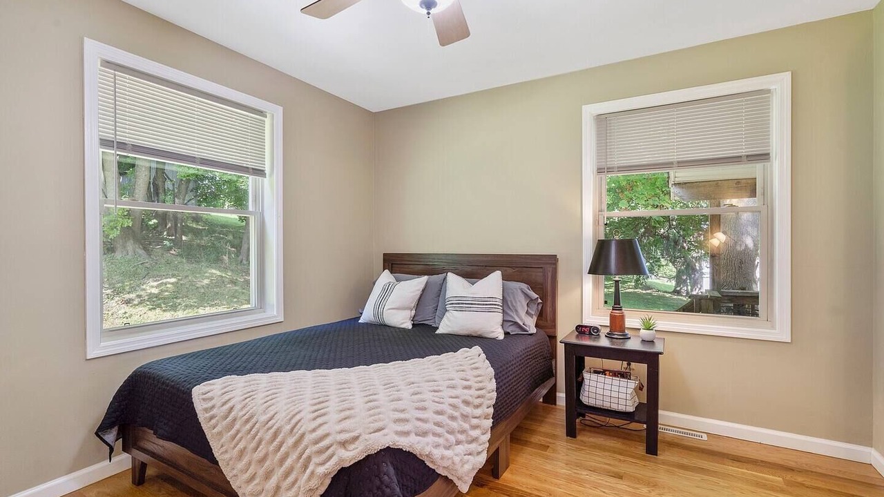 Photo of Bedroom in Oswego