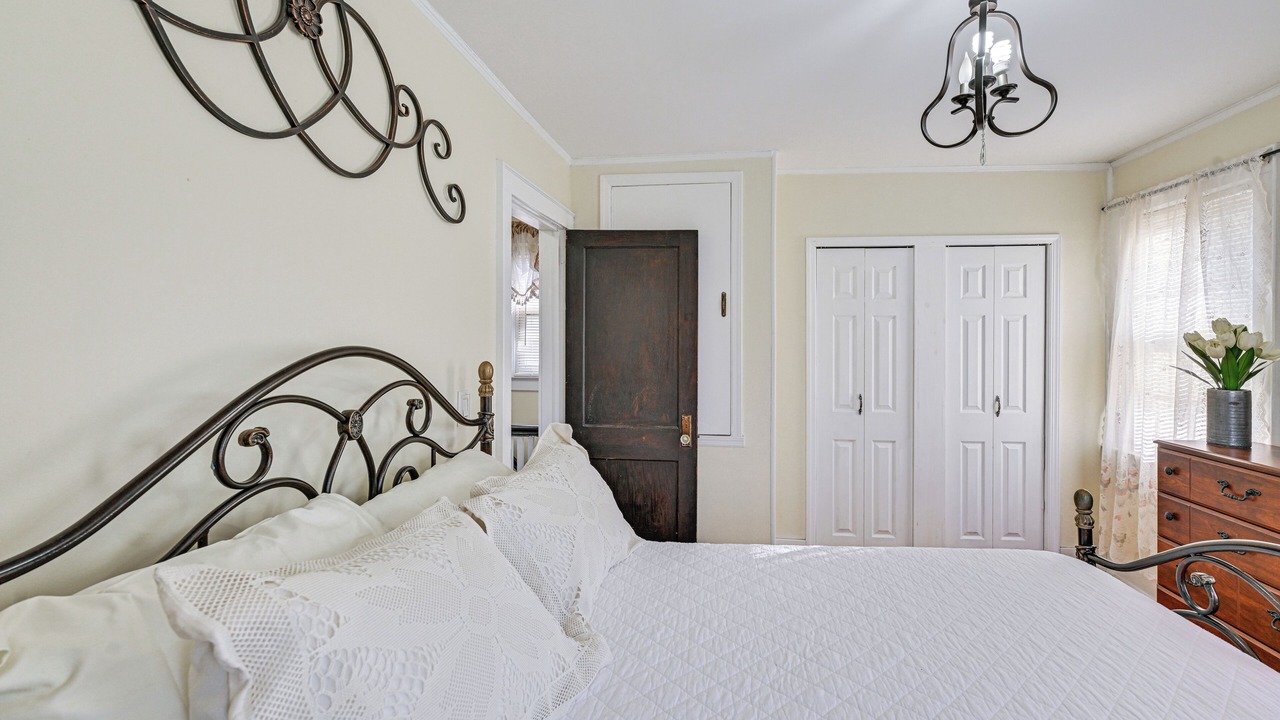 Photo of Bedroom in Valley Stream