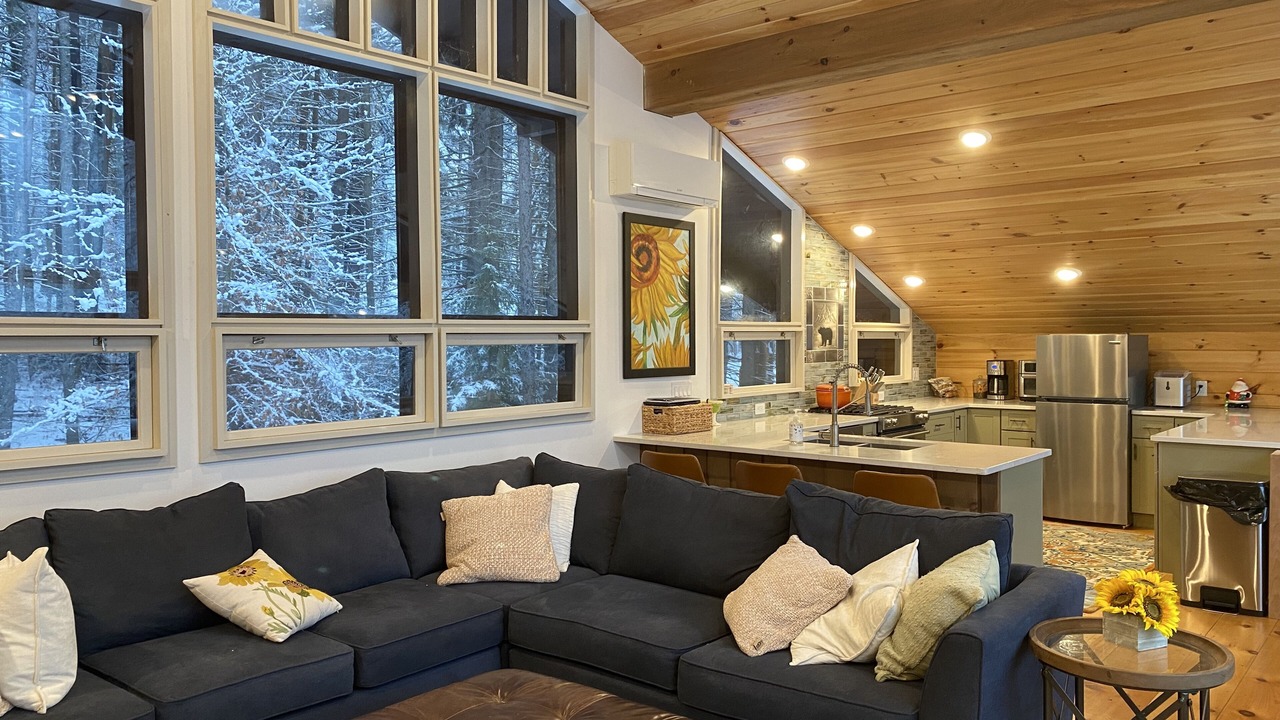 Photo of Livingroom in Pittsfield
