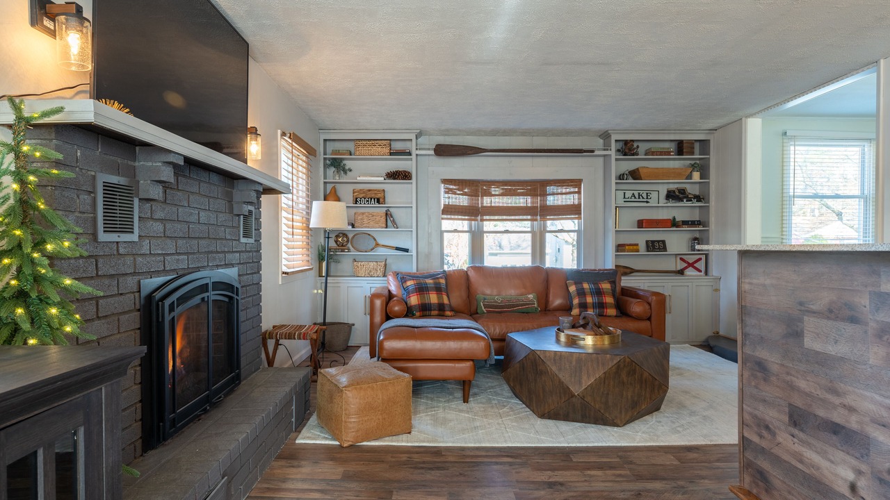 Photo of Livingroom in Queensbury