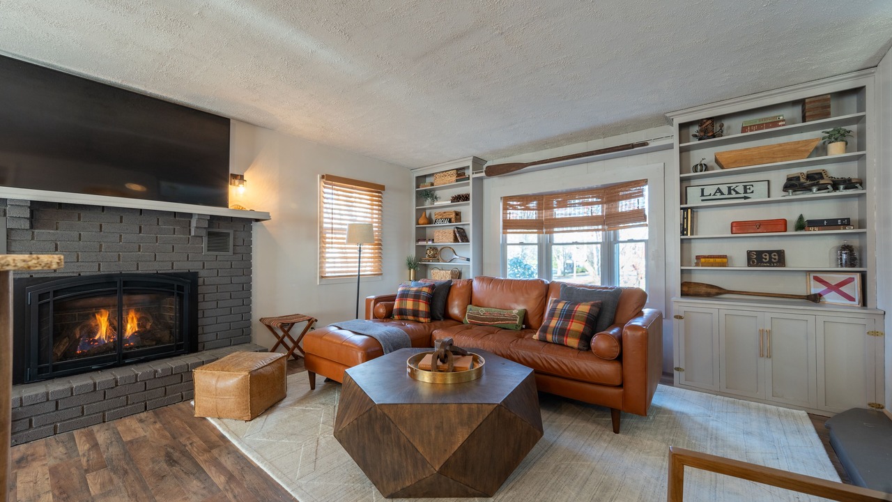 Photo of Livingroom in Queensbury