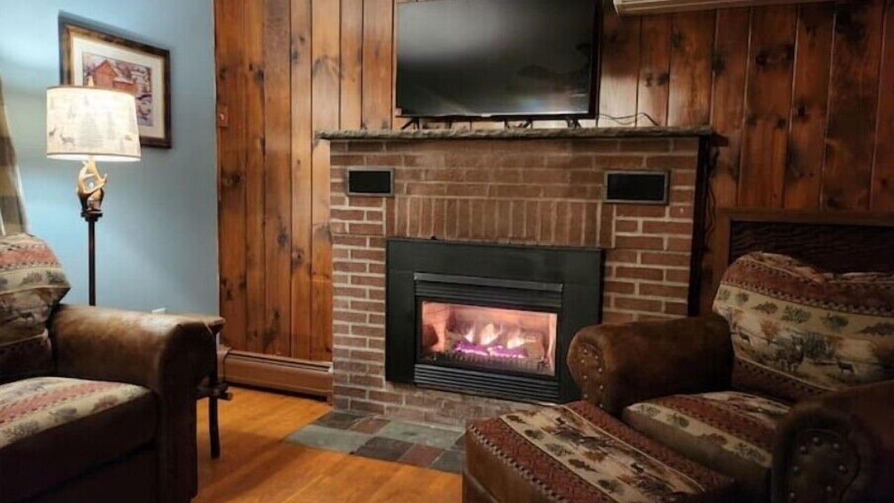 Photo of Livingroom in Queensbury