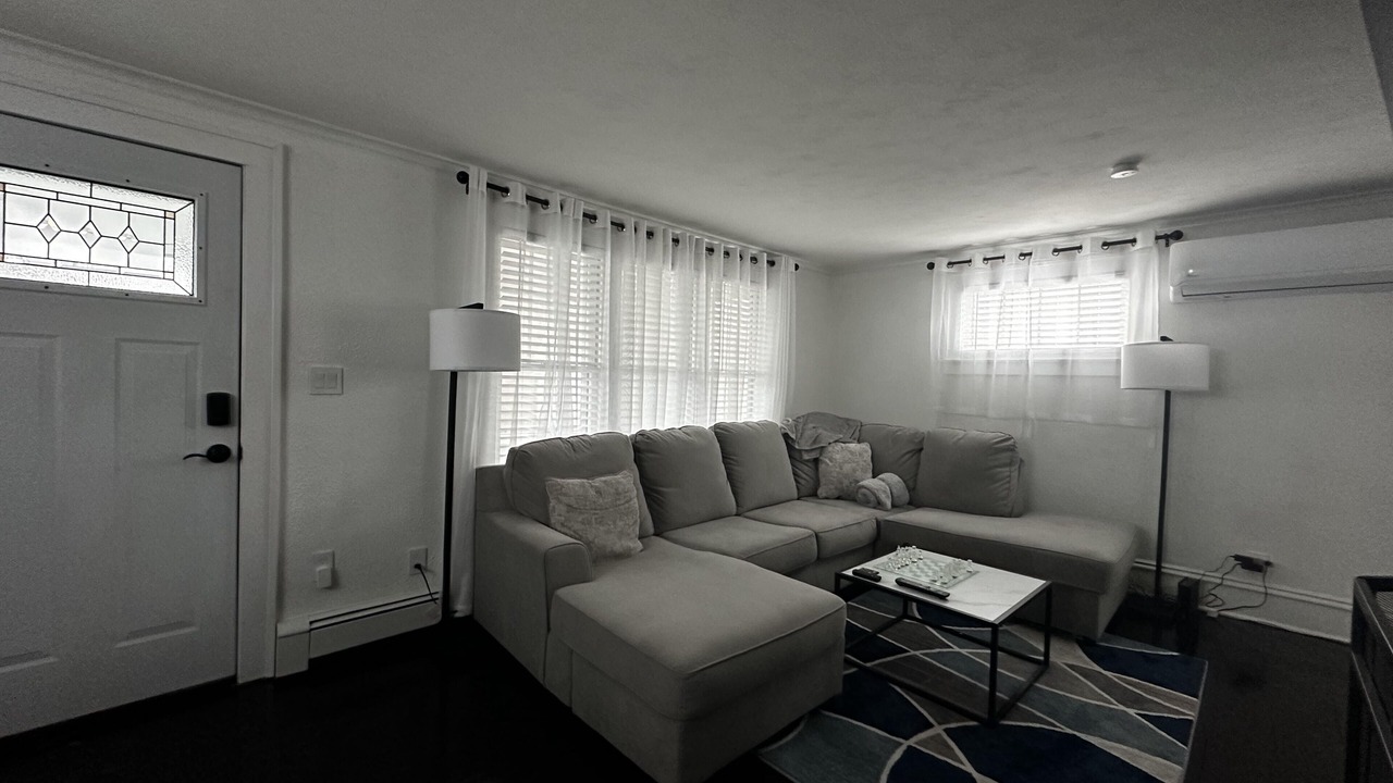 Photo of Livingroom in Jamestown