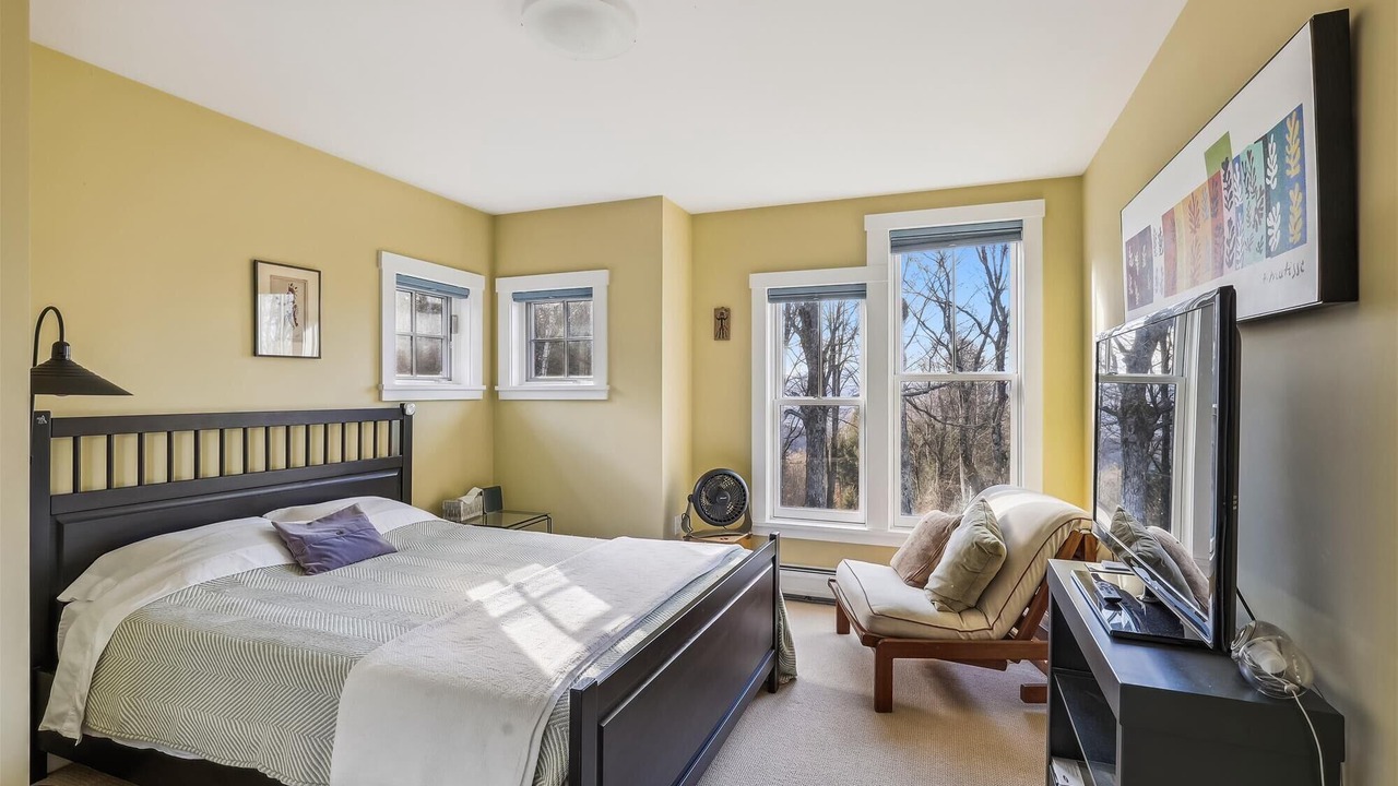 Photo of Bedroom in Waterbury Center